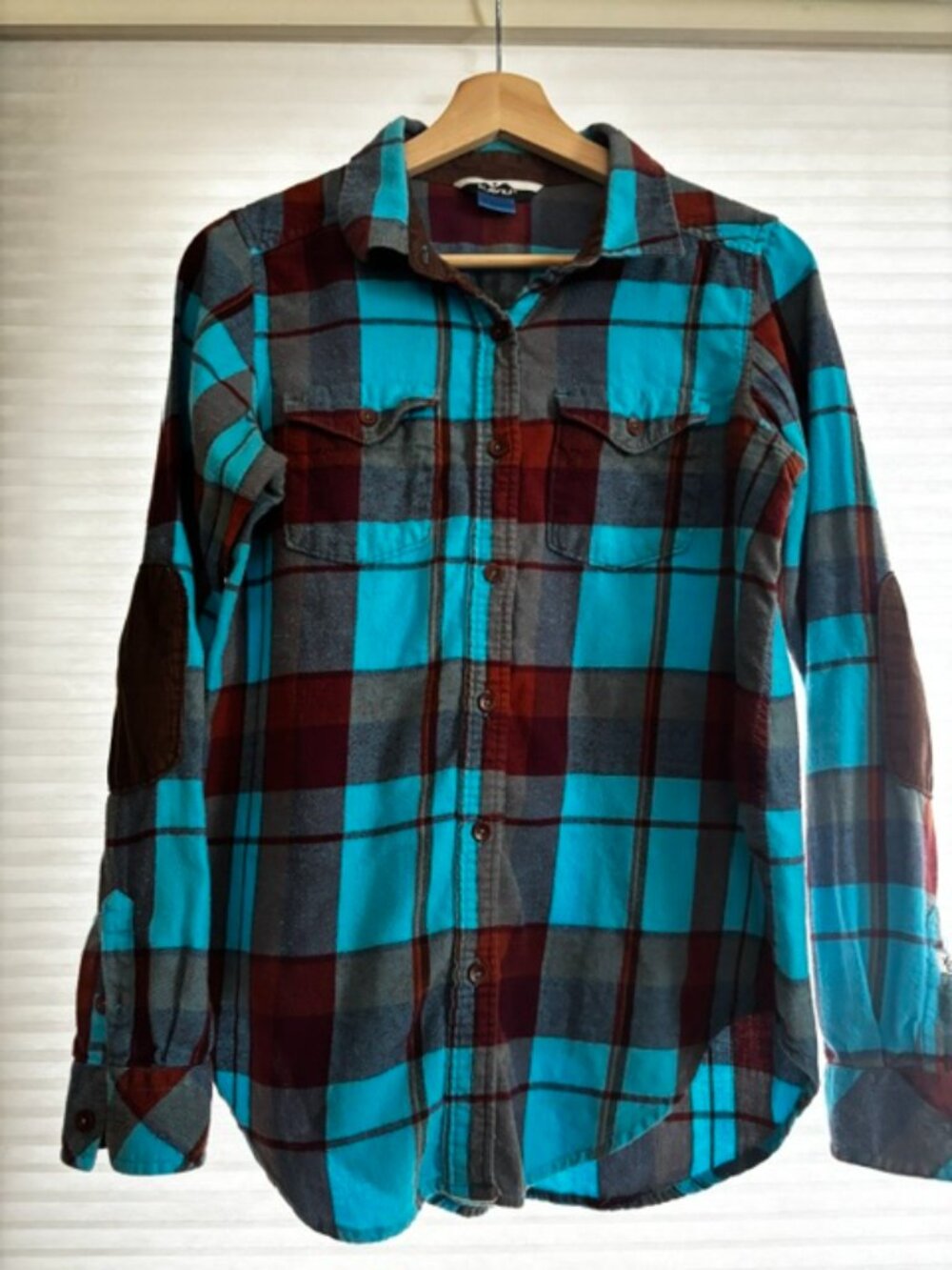 Kavu women's S blue and brown plaid flannel button down shirt